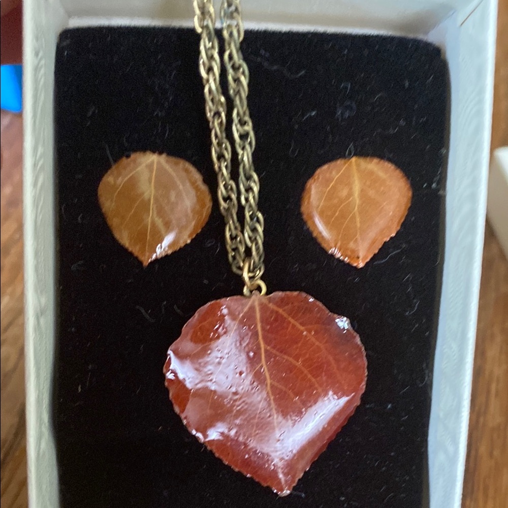 Aspen leaf necklace and earrings set